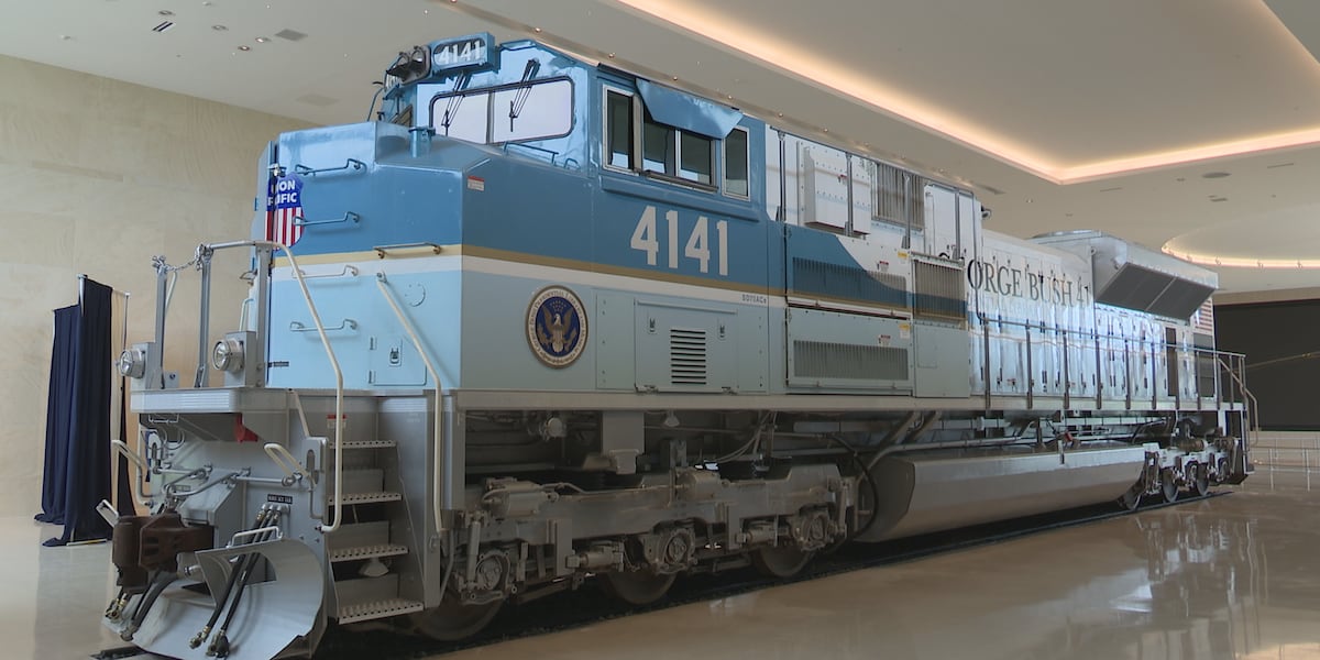George Bush Presidential Library & Museum unveils 4141 locomotive in ...