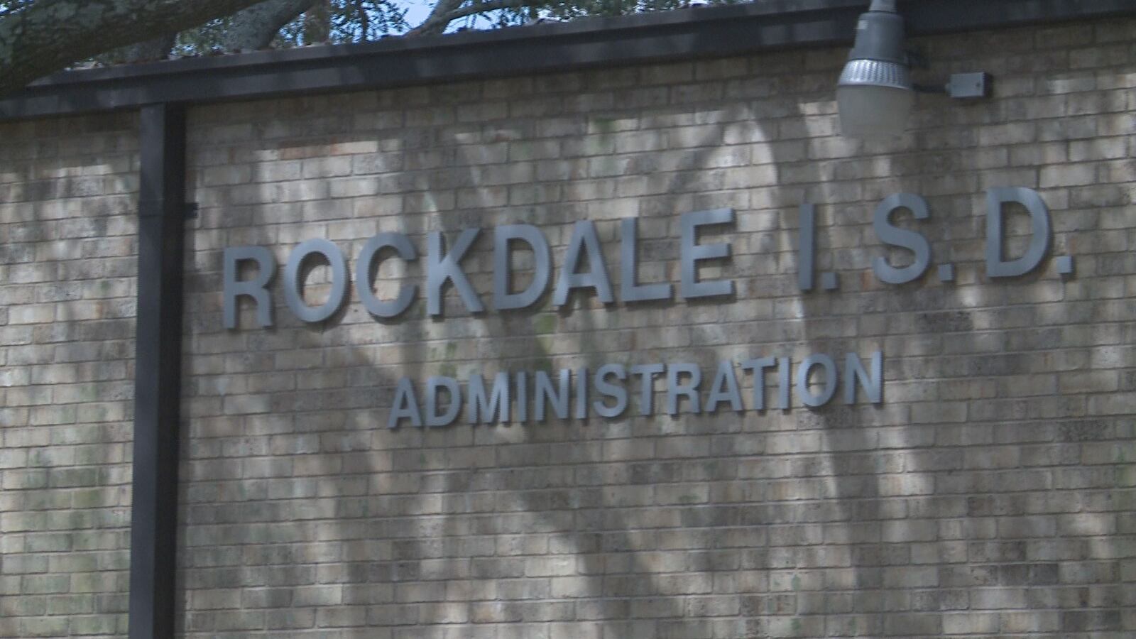 Rockdale ISD approves new calendar with 4 day week Rockdale ISD approves new calendar with 4 day week