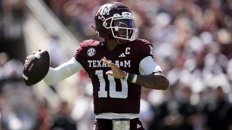 Texas A&M quarterback Marcel Reed (10) passes downfield against Kentucky during the first...